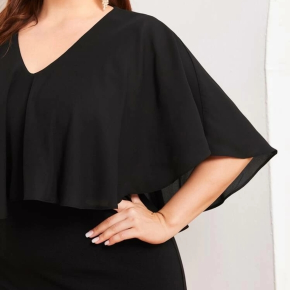 V neck Split Hem Cape Dress - Picture 4 of 6